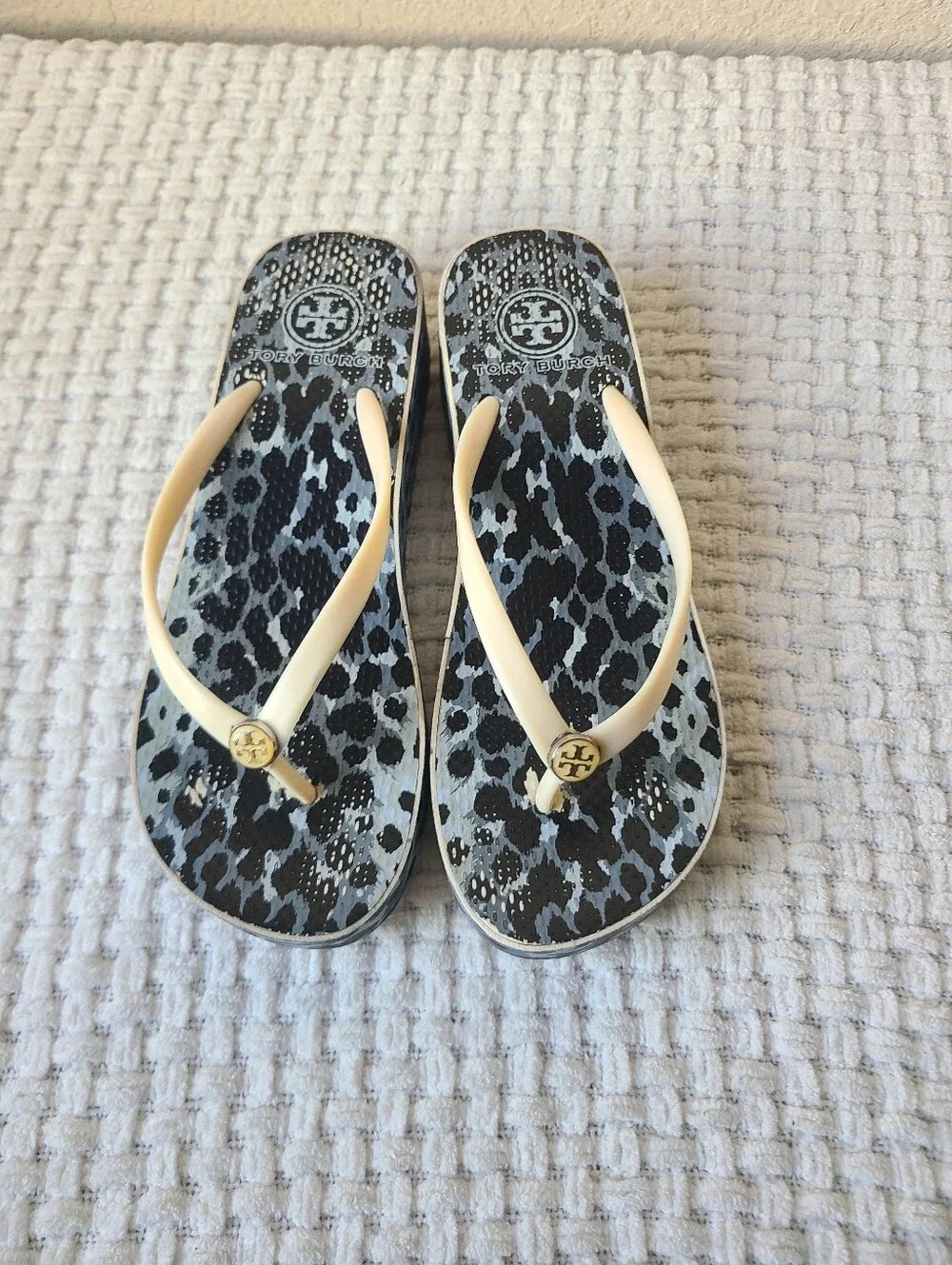 Tory Burch Leopard Print Platform Flip Flops with Cream Straps Women's Size 7